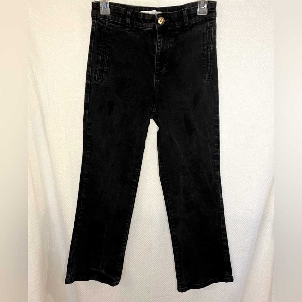 Zara Black Jeans straight slight flare, gold button, cropped size 4, EUR 36